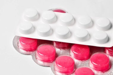 Tıbbi haplar ve haplar görüntüyü kapatır