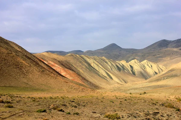 美丽的山 有红色条纹 齐齐地区 阿塞拜疆 — 图库照片