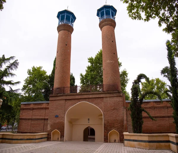Esrar şehri. Azerbaycan. 07.28.2021 yıl. Şah Abbas Camii veya Juma Camii 1606 yılında inşa edilmiştir..