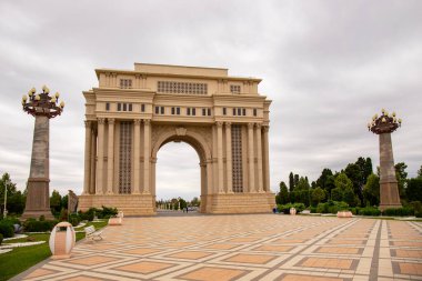 Kasaba. Kenevir. Azerbaycan. 07.26.2021 yıl. Cumhuriyetin en büyük parkı. Heydar Aliyev Parkı şehir merkezinde.