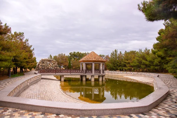 Ganja Azerbaijão 2021 Lago Com Buggy Parque Grande Poeta Nizami — Fotografia de Stock