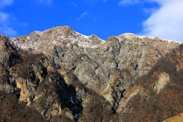 Nieve Las Altas Montañas Pueblo Laza Gabala Azerbaiyán —  Fotos de Stock