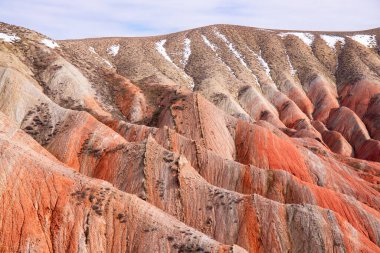 Azerbaycan 'ın güzel kızıl dağları. Khizi bölgesi.