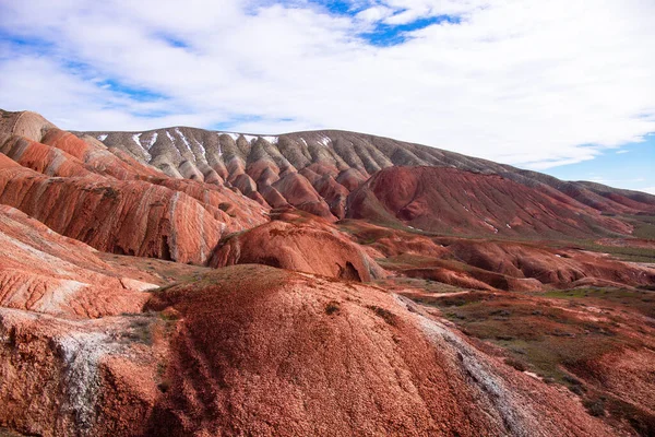 Vackra Berg Med Röda Ränder Khiziregionen Azerbajdzjan — Stockfoto