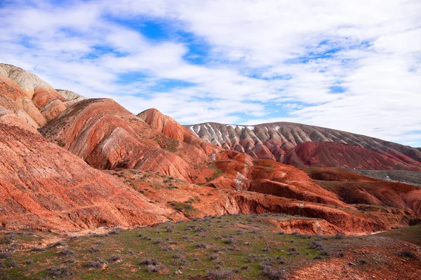 阿塞拜疆美丽的红山 Khizi地区 — 图库照片