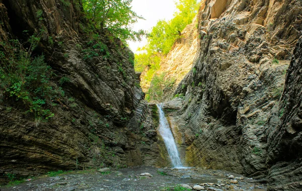 Прекрасний Водоспад Гірській Ущелині Село Кяндов Район Ізмаїллі Азербайджан — стокове фото