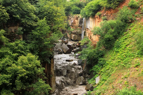 Beautiful Waterfall Red Mountains Gorge Road Village Gryz Guba Region — Stock Photo, Image