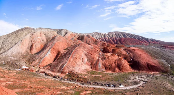 Belles Montagnes Rayures Rouges Région Khizi Azerbaïdjan — Photo