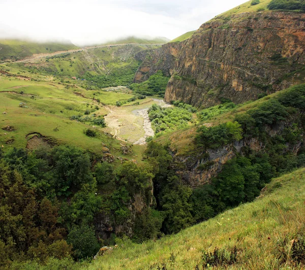 高山上美丽的峡谷 Gryz村 Guba地区 阿塞拜疆 — 图库照片