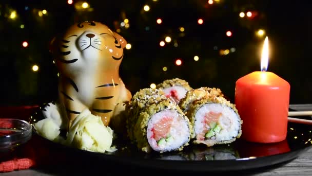 Nieuwjaarsstilleven Met Een Tijger Jaar Van Tijger Sushi Met Knipperende — Stockvideo