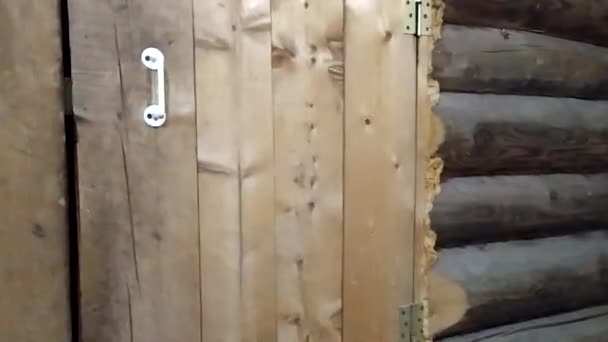 Деревенская Баня Открывает Дверь Ванную Комнату — стоковое видео