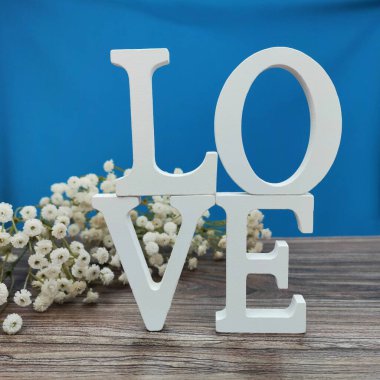 Kar tarlası. Saf kar örtüsü. Kışın karın dokusu.