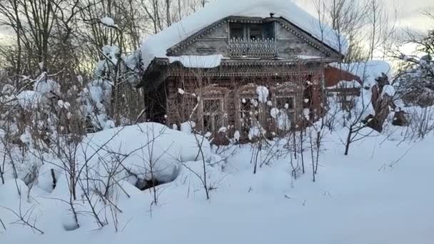Παλιά Κατοικημένη Κατοικία Στο Χωριό Χειμώνα — Αρχείο Βίντεο