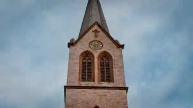 Bielefeld Almanya 'sında gün ışığında Stiftskirche Schildesch