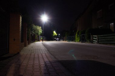 Sonbahar gecesi şehri. Gece sahnesi. Arkaplan.