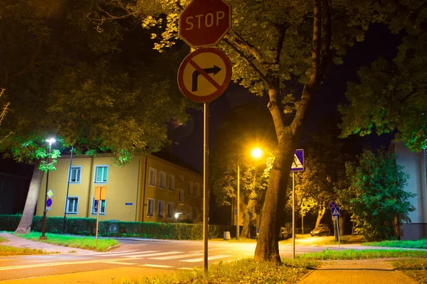 Herbstnächtliche Stadt Nachtszene Hintergrund — Stockfoto