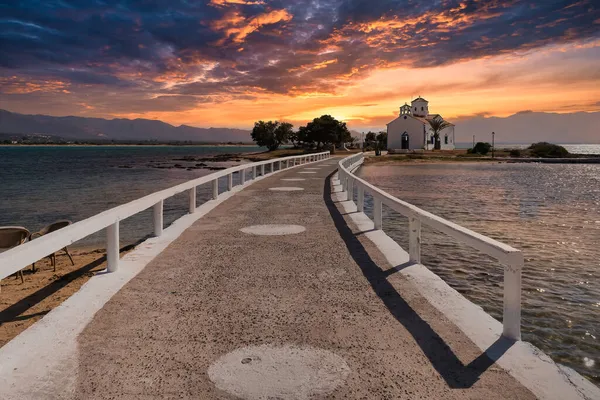 Elafonisos Yunanistan Daki Aziz Spyridon Kilisesi Ünlü Bir Turistik Yer — Stok fotoğraf