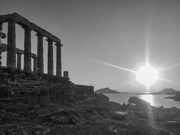 Pôr Sol Templo Poseidon Grécia Preto Branco — Fotografia de Stock