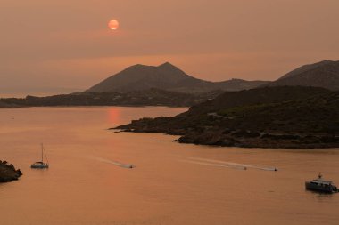 Yunanistan, Sounio 'da günbatımı. Turistler için ünlü bir yer.. 