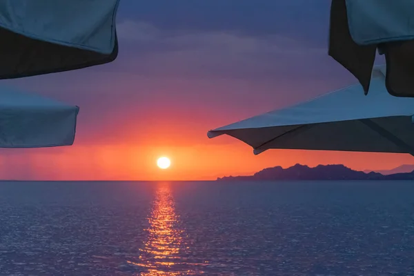 Драматический Закат Пляже Лутраки Греции Летом — стоковое фото