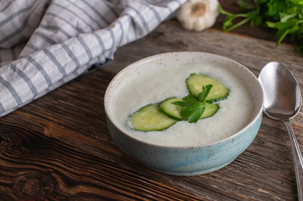 Cucumber Soup Delicious Cold Soup Summer Seasing Blended Cucumber Herbs — Stockfoto