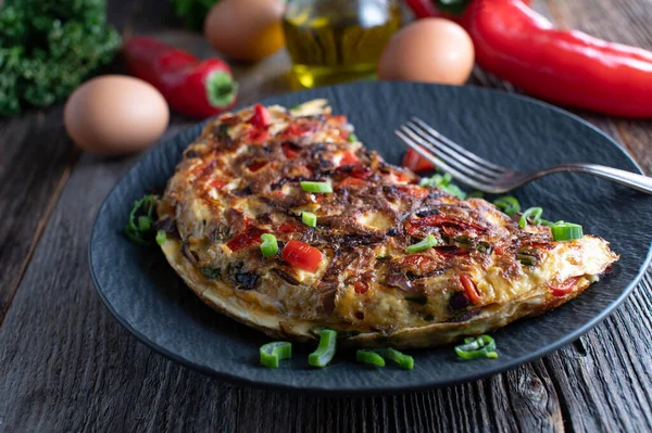 Gesunder Low Carb Frühstücksteller Mit Frischem Und Hausgemachtem Omelett Oder — Stockfoto