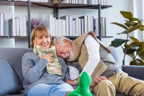Zwei Senioren Mit Guter Geistiger Gesundheit Lachen Gemeinsam Über Lustigen — Stockfoto