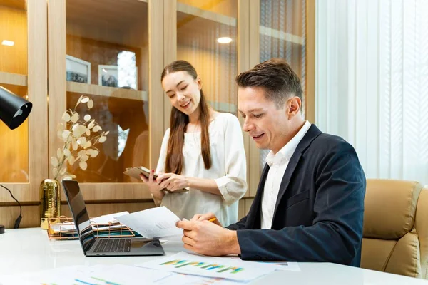 Caucasian Businessman Secretary Looking Increasing Sales Report Marketing Team Joy — Stock Photo, Image