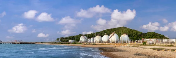 Panorama Petroleum Crude Oil Silo Container Storage Located Next Sea — Stock Photo, Image