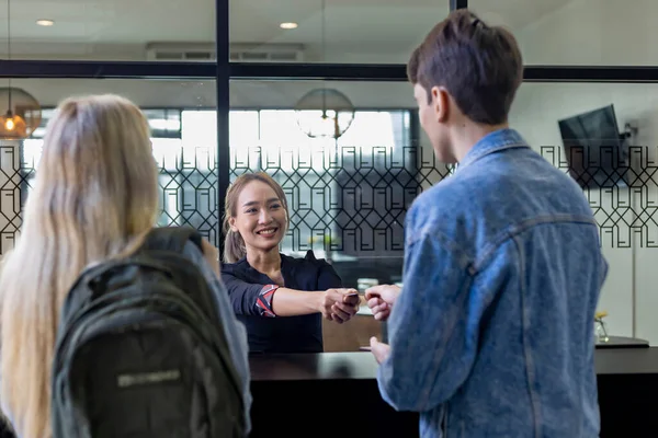 Caucasian Tourist Couple Handing Passport Reception Hotel Lobby Counter Check — Photo