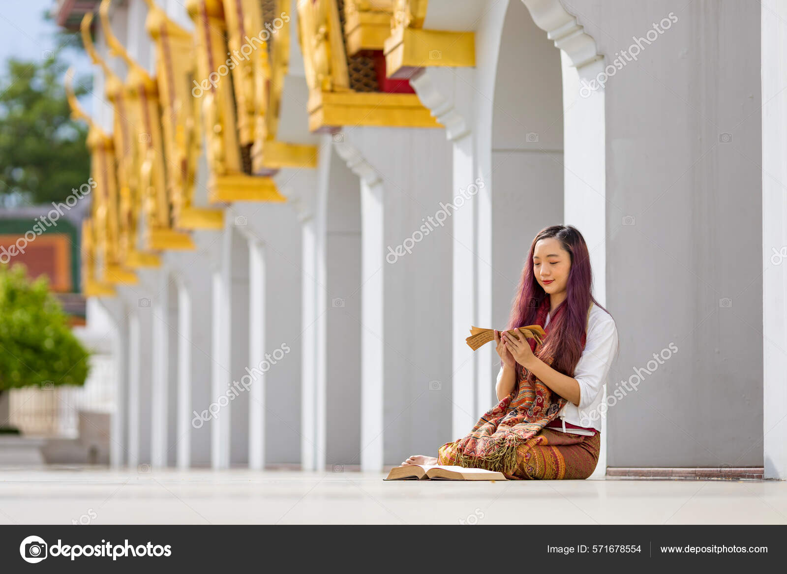 Asian Buddhist Woman Reading Sanskrit Ancient Palm Leaf Manuscript  Tripitaka Stock Photo by ©akarawut 571678554
