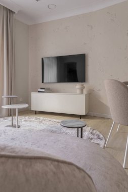 Modern oturma odasının içinde pastel renkler var. Moda minimalist iç konsept