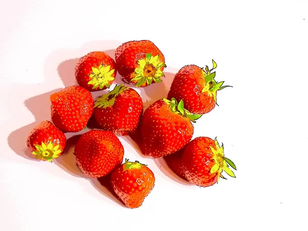 图片说明 浅色背景的草莓 — 图库照片