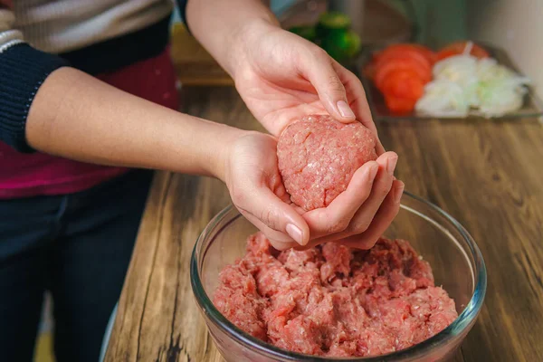 Close Woman Hands Preparing Ground Beef Make Hamburgers Meat Still — Zdjęcie stockowe