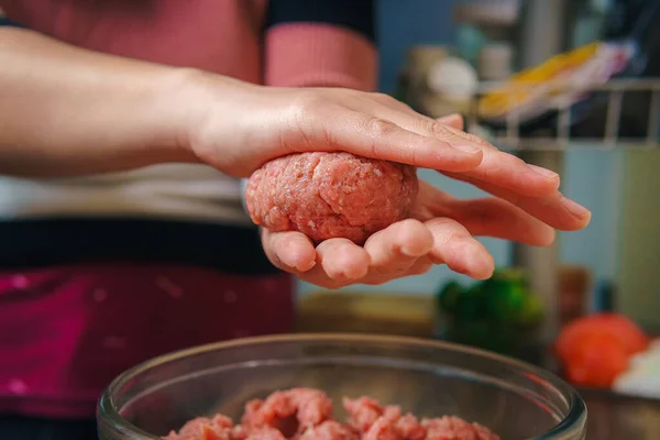 Close Woman Hands Preparing Ground Beef Make Hamburgers Meat Still — Zdjęcie stockowe