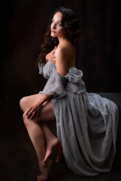 Beautiful Latin Woman Antique Dress She Posing Sitting She Very — Fotografia de Stock