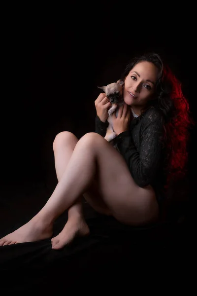 Beautiful Latina Woman Lingerie She Posing Sitting Floor Has Her — Fotografia de Stock