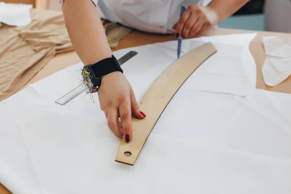 Person Taking Measurements Drawing She Has Blue Pen Her Right — Stock Photo, Image