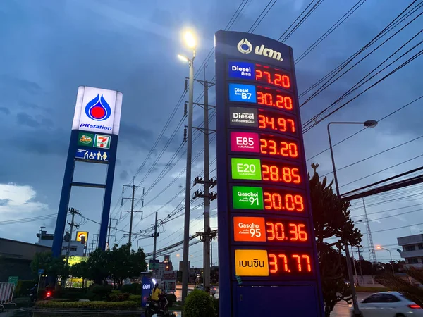 Nakhonratchasima Thailand Eylül 2021 Tayland Daki Mobil Ptt Benzin Istasyonunun — Stok fotoğraf