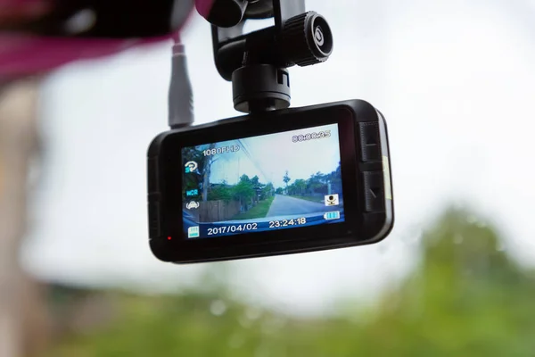 Kamera Samochodowa Zamontowana Przedniej Szybie Rejestrująca Ruch Przed Pojazdem Sytuacji — Zdjęcie stockowe