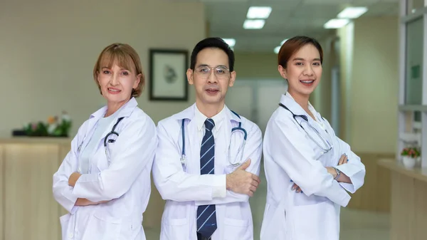 Portrait Young Team Specialist Doctor Wearing Stethoscope While Standing Crossed —  Fotos de Stock