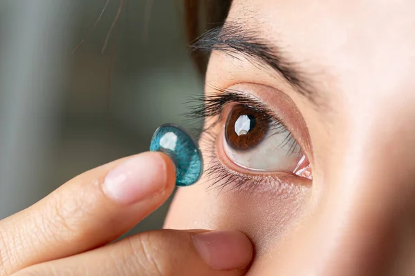 Close Young Asian Woman Contact Lens Medicine Vision Concept — 스톡 사진