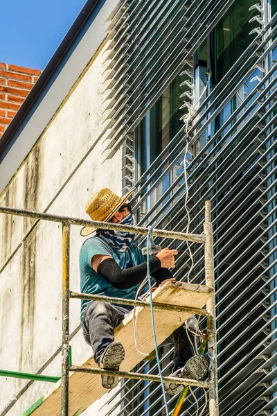 Tider Pandemiska Arbetstagare Täcka Sina Ansikten Som Försiktighetsåtgärd Mot Viruset — Stockfoto