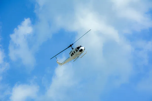 Pervane pervanesi kullanan hava nakil helikopteri