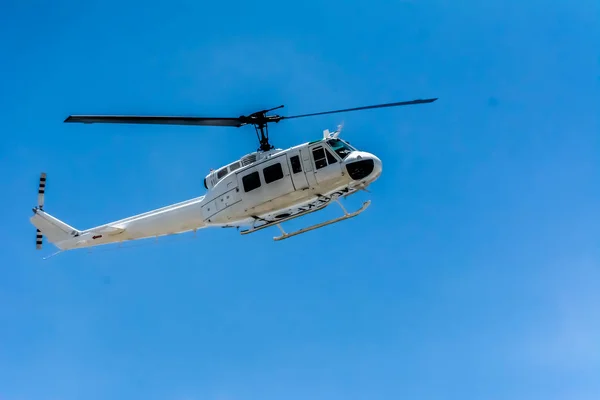 Air Transport Helicopter Uses Propeller Rotors — Stock Photo, Image