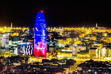 Tur de la Rovira 'dan Barcelona' nın gece görüşü.