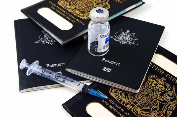 Passaportes Australianos Britânicos Antigos Novos Com Medicação Viagem — Fotografia de Stock