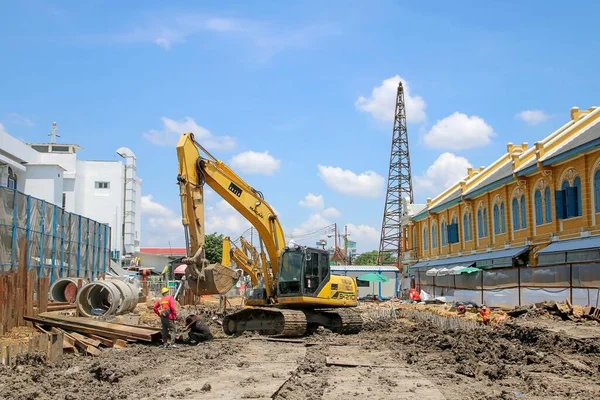 Bangkok Tailândia Maio 2021 Máquina Escavadora Trabalhador Está Trabalhando Local — Fotografia de Stock