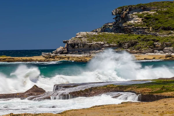 Waves Breaking Rocks Royal National Park Australia — Foto Stock