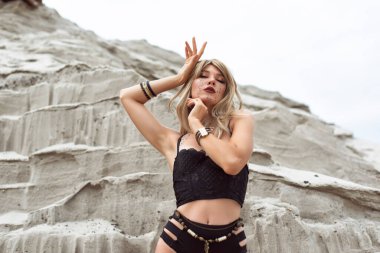 Mısır tarzı genç bir kadın.